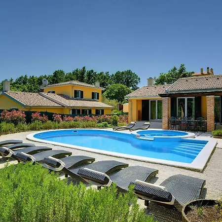 Villas Vea Histria Βίλα *